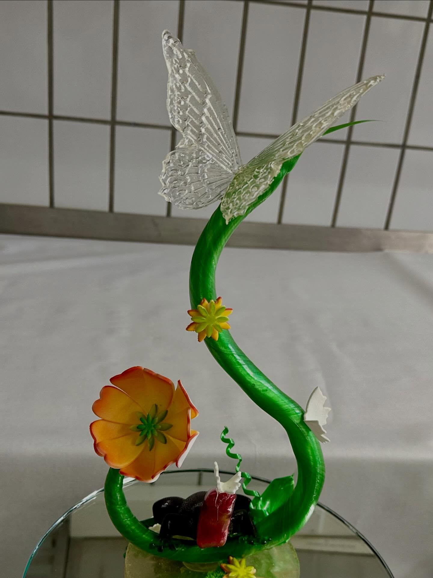 Detail of the sugar flower and butterfly